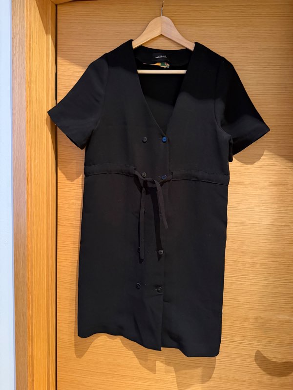 Monki kjóll svartur