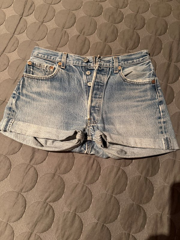 Levis gallastuttbuxur