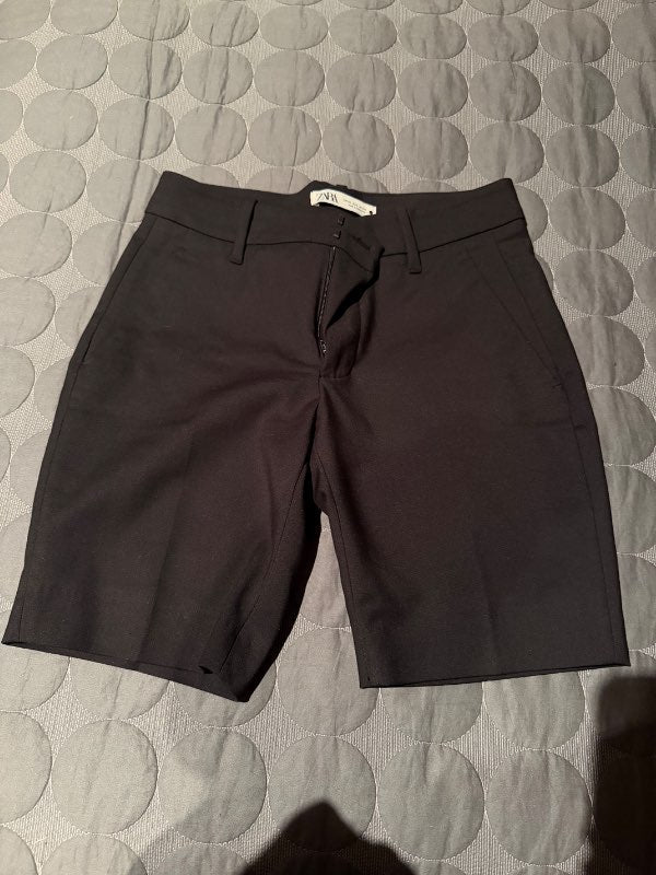 Zara svartar stuttbuxur