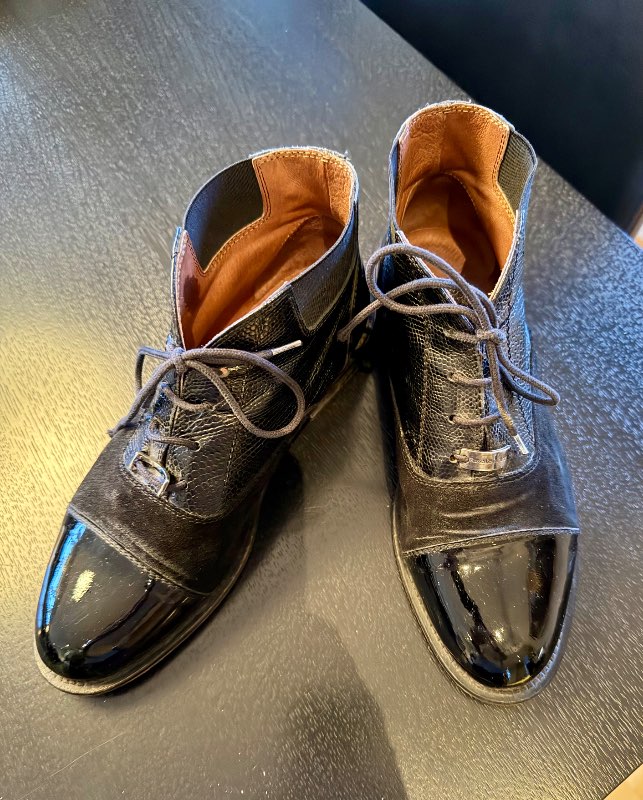 Russel&Bromley svartir