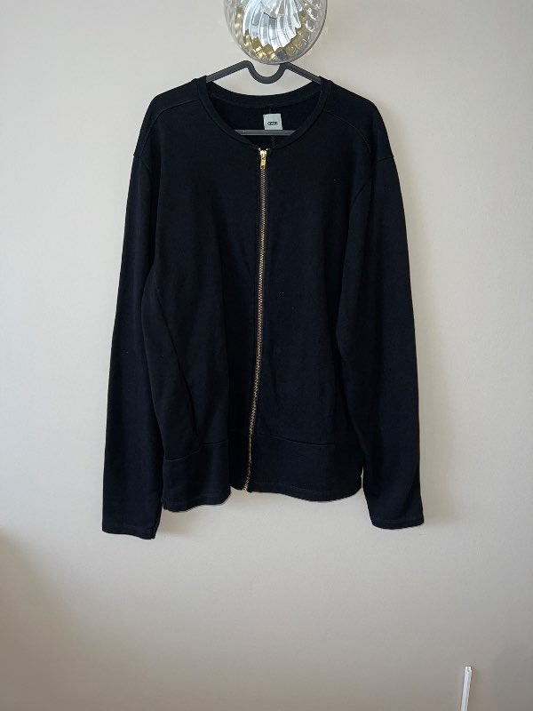 Asos peysa svört