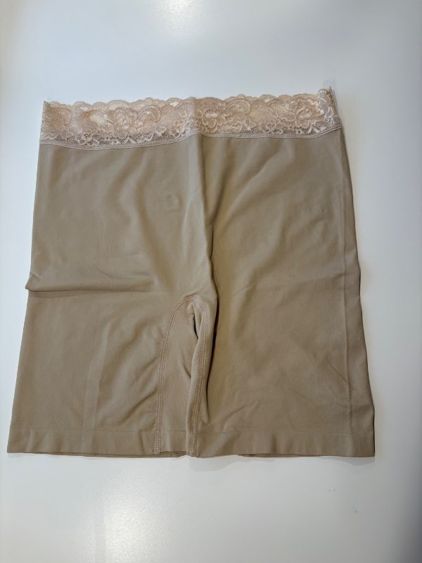 Hjólabuxur með blúndu Beige