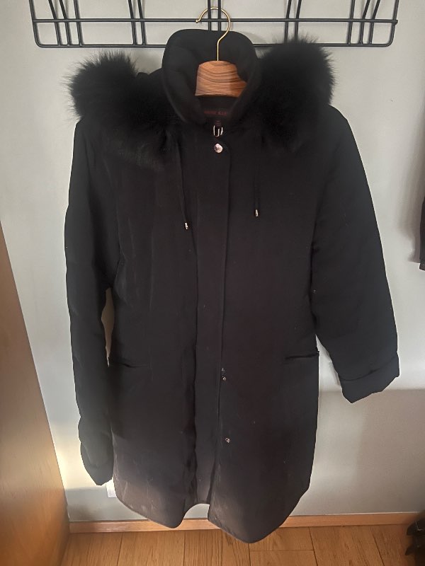 Anne Klein dúnkápa m hettu