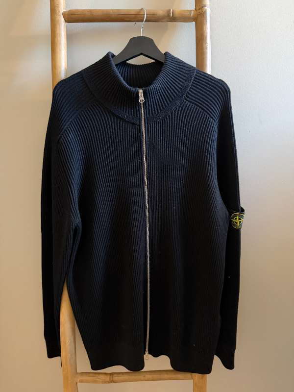 Stone Island rennd peysa