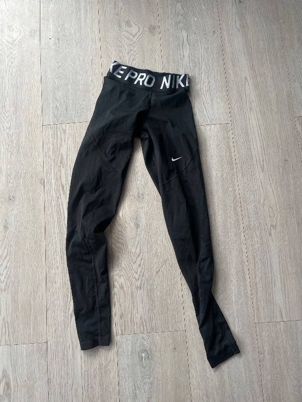 Nike æfingabuxur