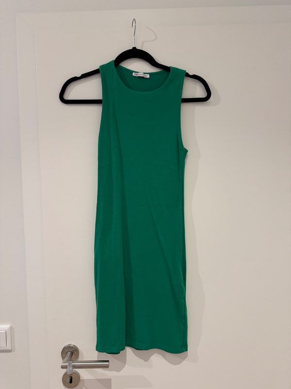 -Grænn stuttur kjóll