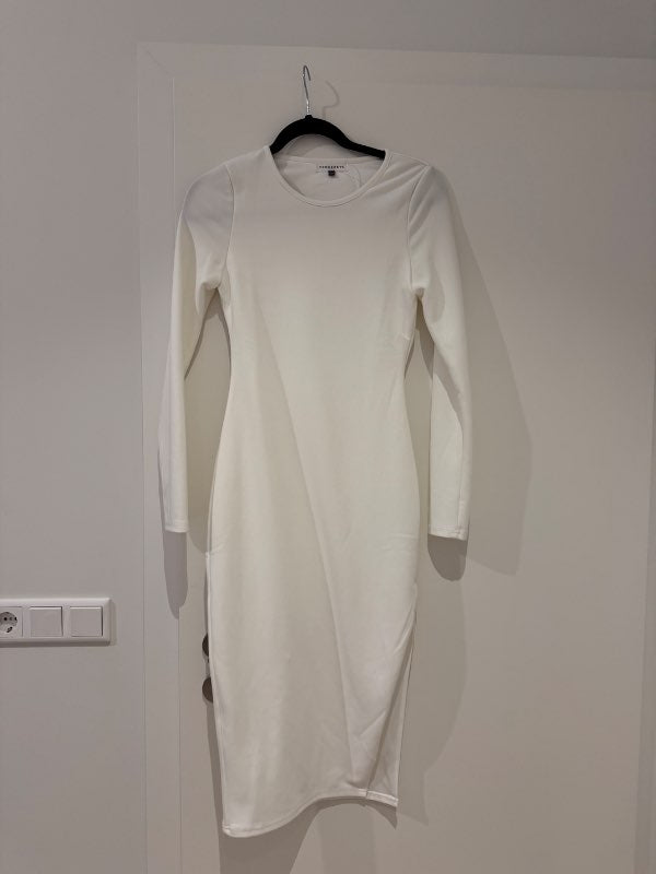 -Hvítur síðerma síðkjóll