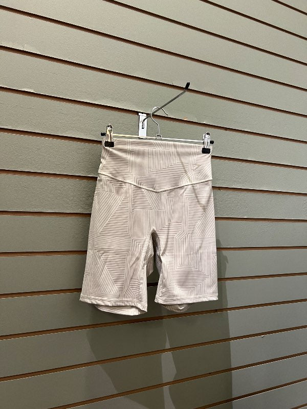Gymshark hvítar/beige íþróttastuttbuxur mynstraðar