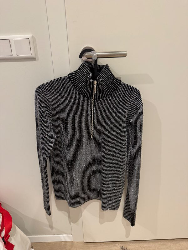 -Hálfrennd glimmer peysa