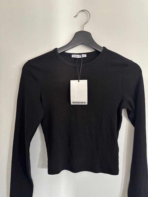 Bershka - svartur langermabolur, ónotaður