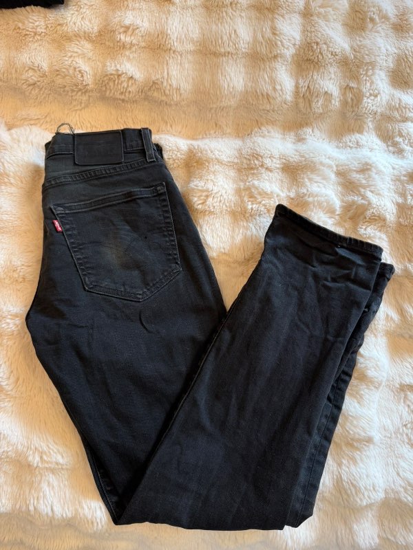 Levis 502 svartar