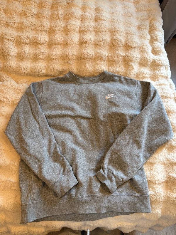 Nike grá crewneck