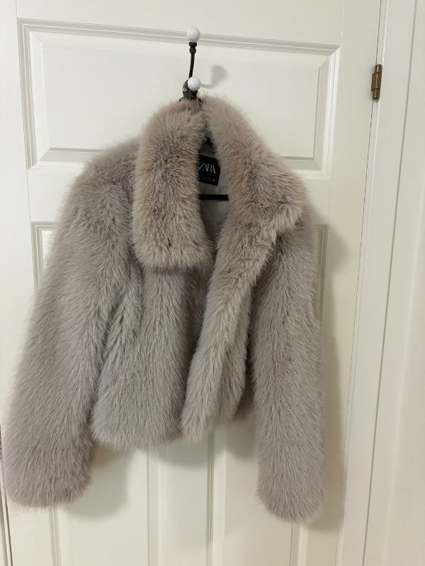 Zara pels