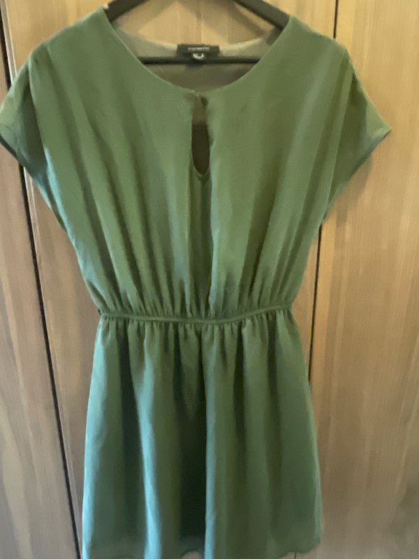 Stuttur grænn kjóll