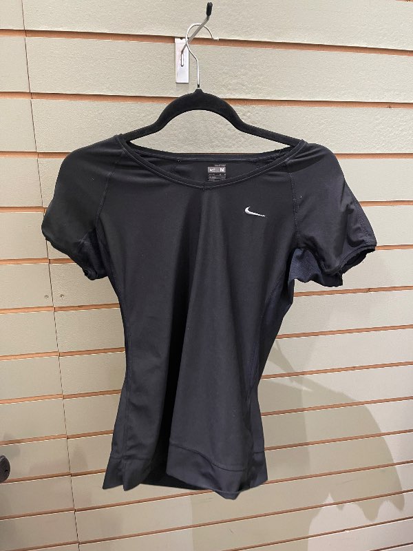 Þröngur Nike bolur