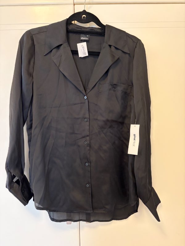 Gina Tricot satínblússa