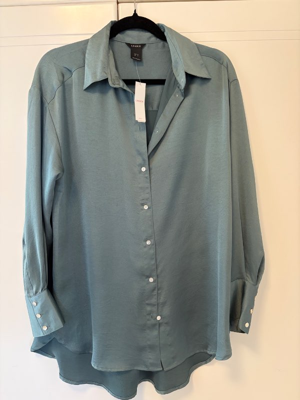 Lindex oversized græn skyrta