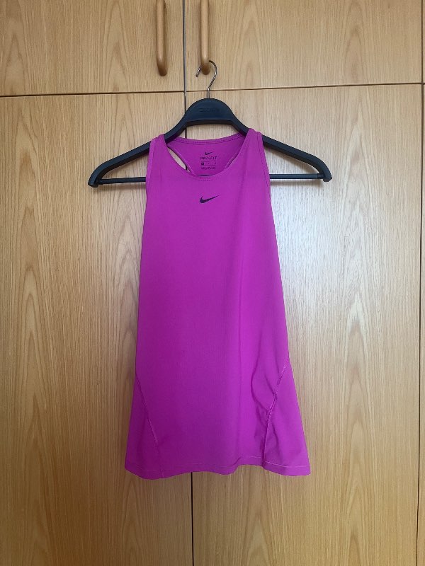Nike bolur bleikur