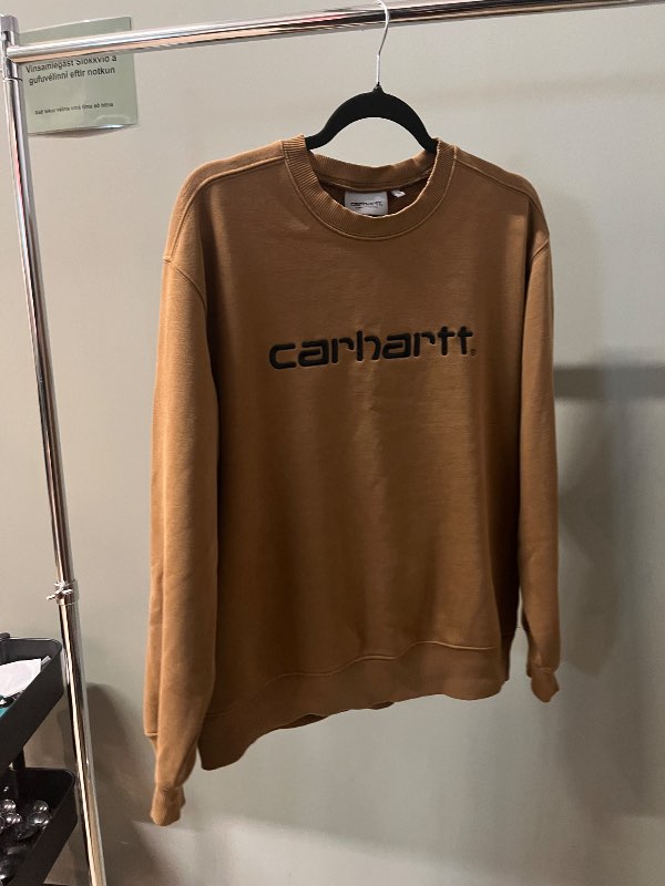 Carhart peysa brún