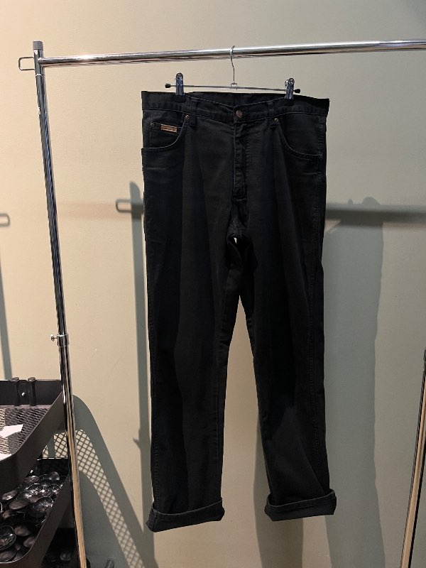 Wrangler gallabuxur svartar