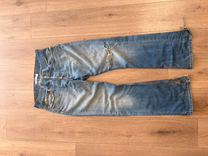 Levis 512