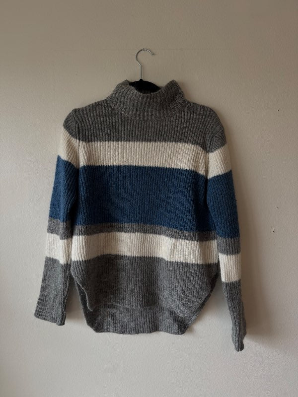 Zara - prjónuð peysa