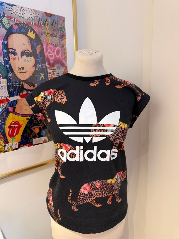 Adidas bolur tiger