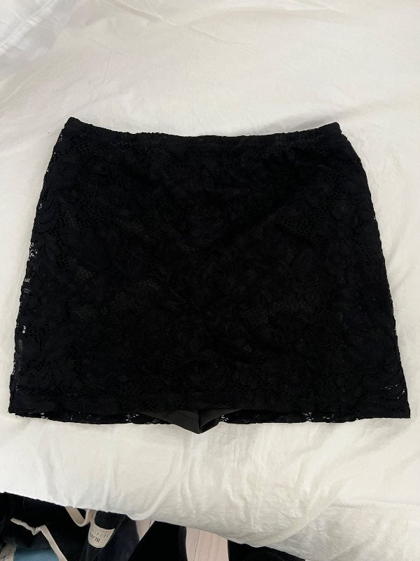 Svart lace pils