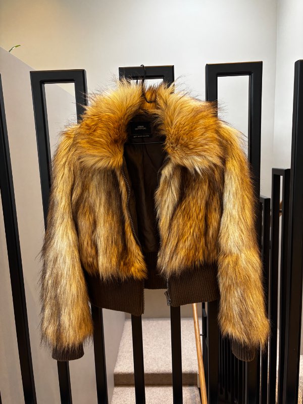 Urban outfitters loðjakki