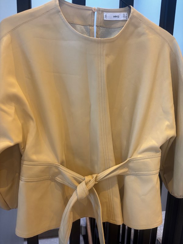 Ljósgulur leður bolur Mango