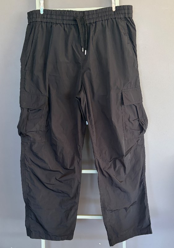 Arket buxur svartar