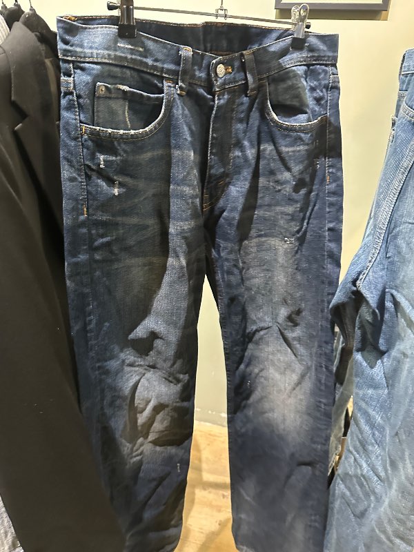 Weekday Straight buxur