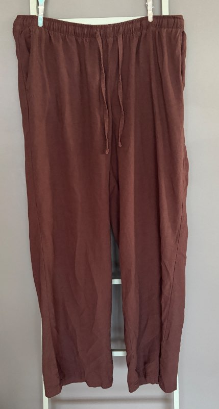 Bikbok buxur brúnar
