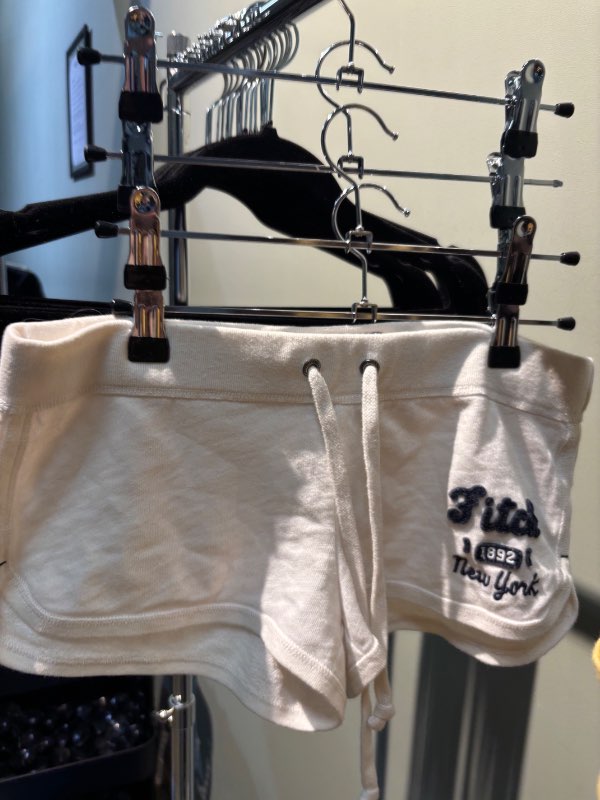 Abercrombie stuttbuxur Hvítar
