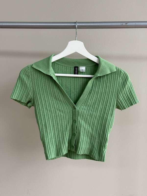 H&M grænn bolur