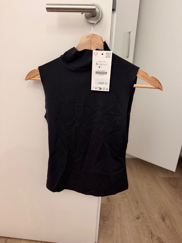 Svartur rúllukraga bolur - ZARA