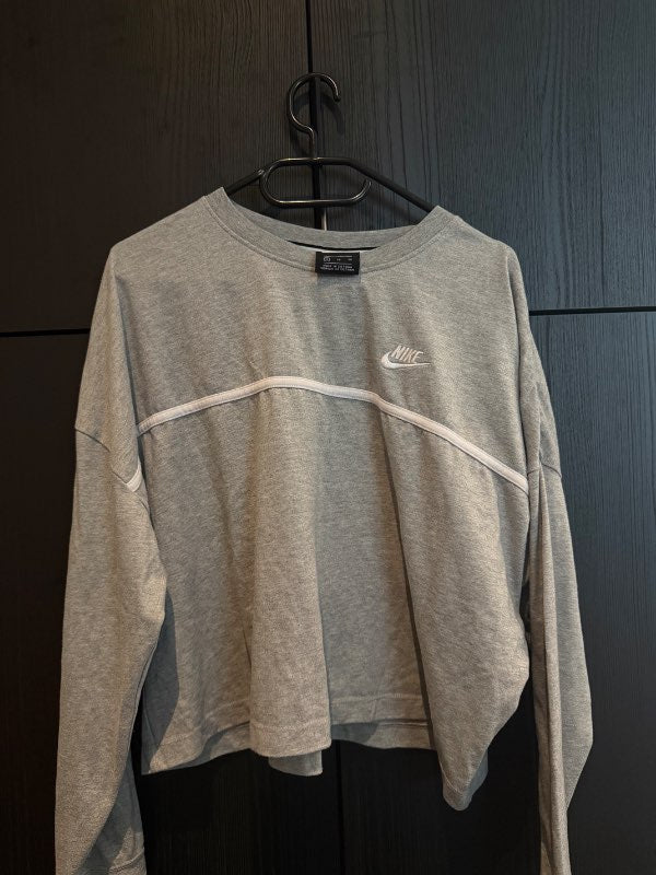 Nike þunn peysa grá