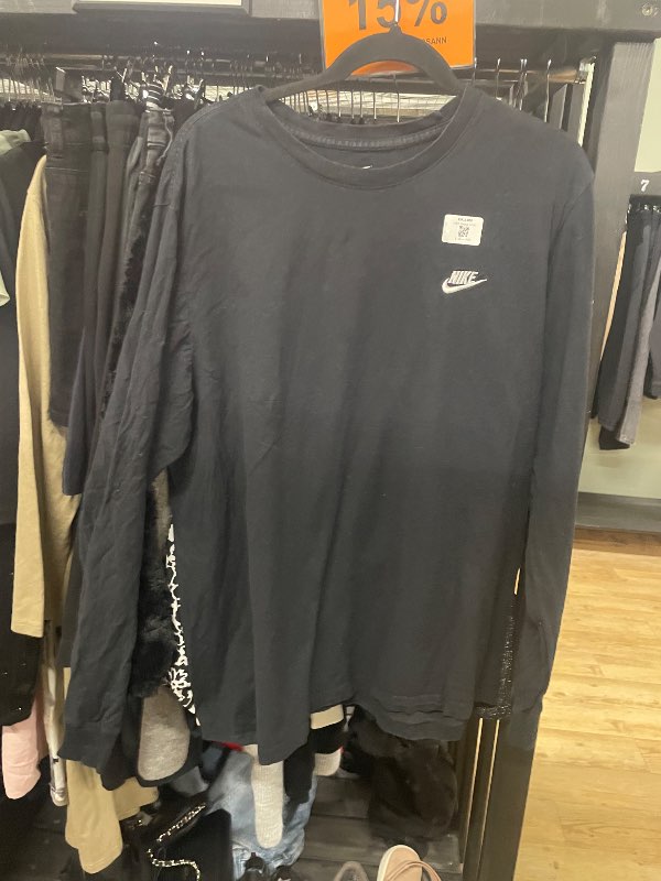 nike peysa svört