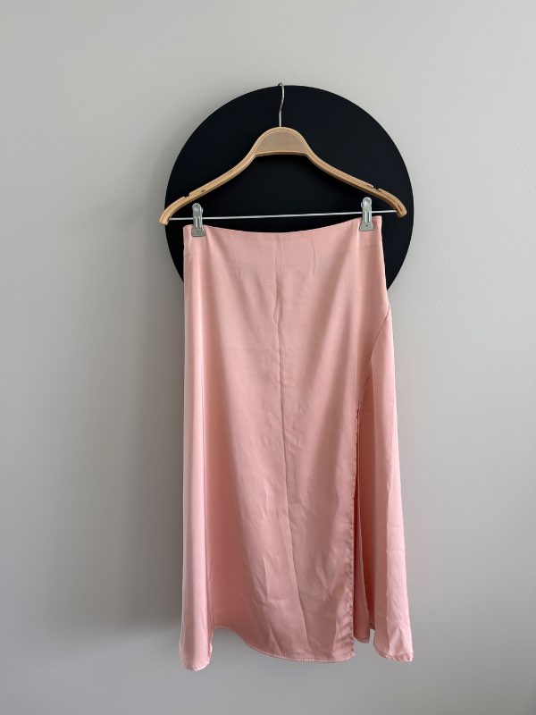 Bleikt satin midi pils 36
