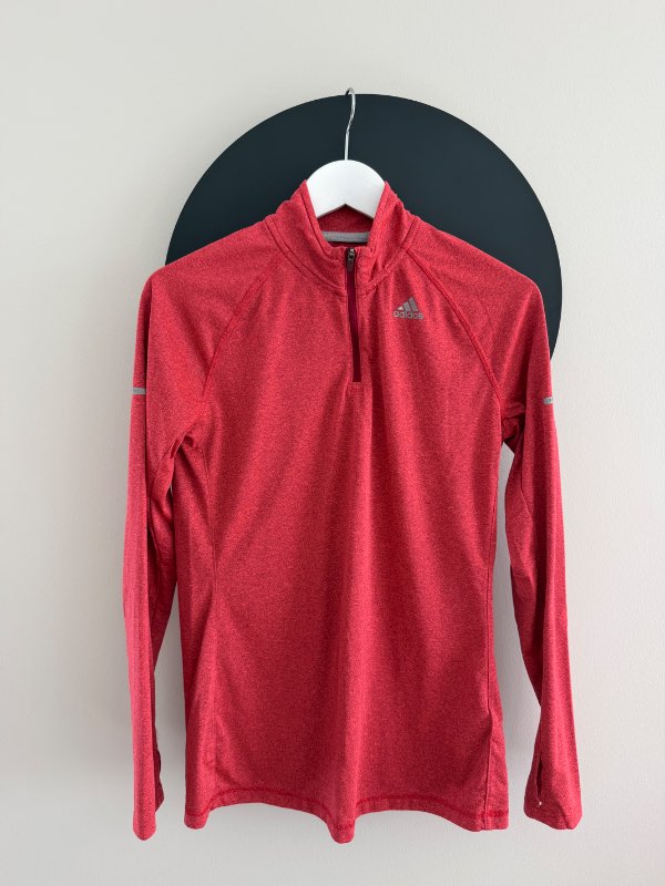 Adidas rauð íþróttapeysa M