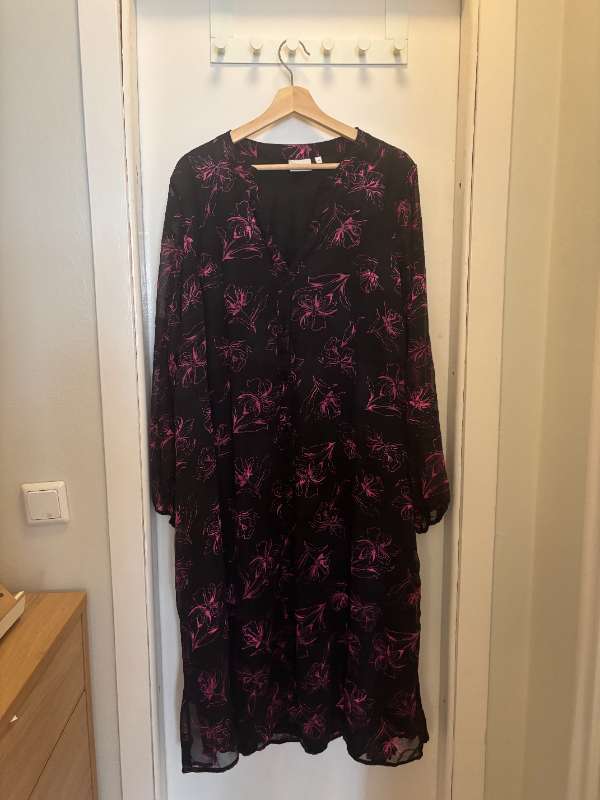 Skyrtukjóll frá Only (Carmakoma)