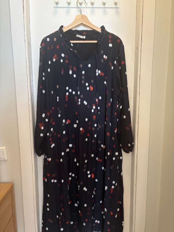 Síður, plíseraður kjóll