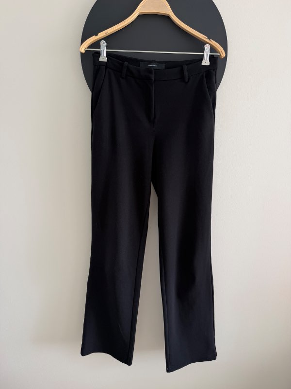 Vero Moda svartar buxur S
