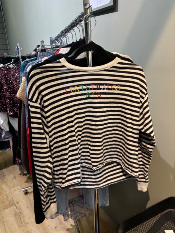 Levi’s röndótt peysa