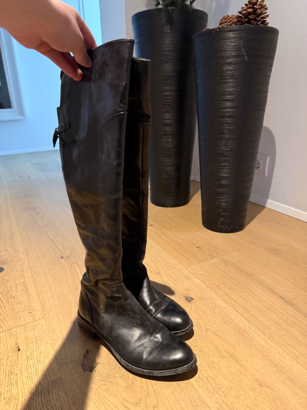 Svartir háir boots