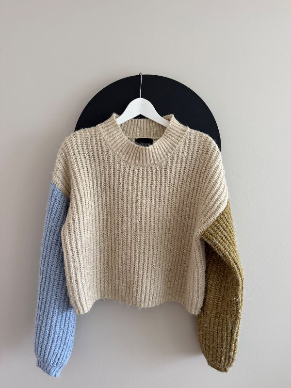 Pieces beige peysa