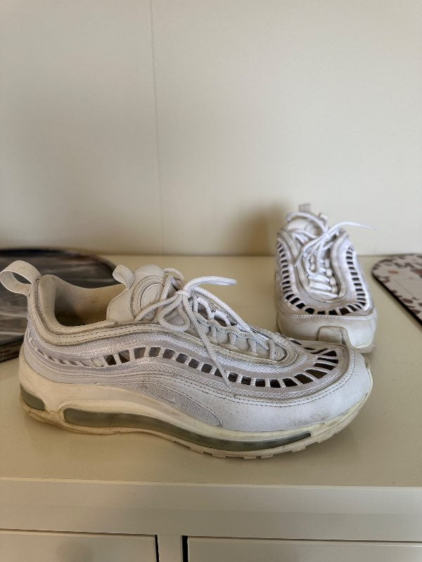 Nike hvítir skór