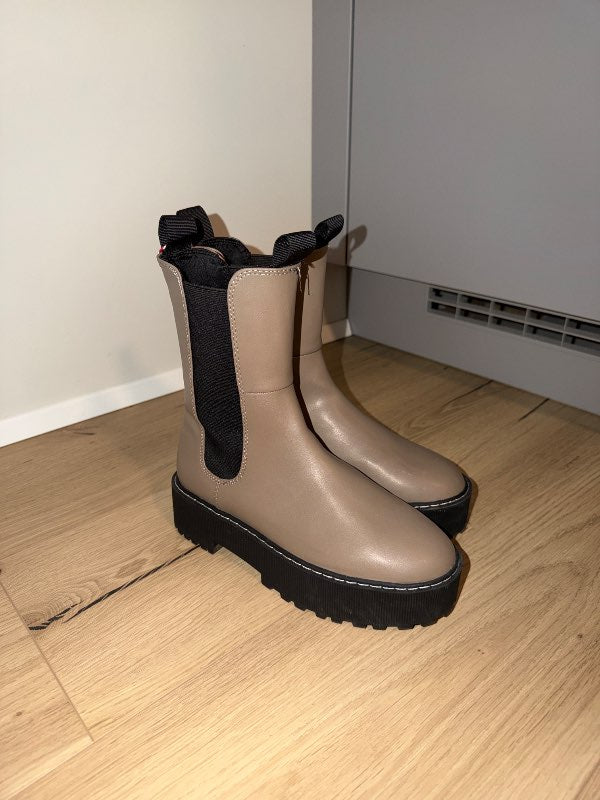 Háir boots