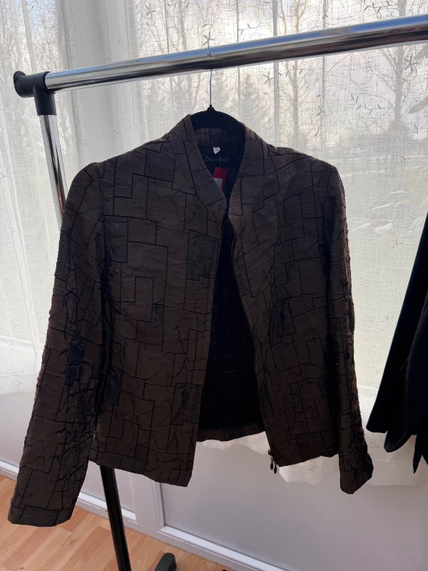 Brúnn vintage jakki 2biz