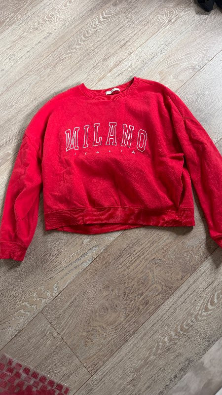 rauð crewneck peysa